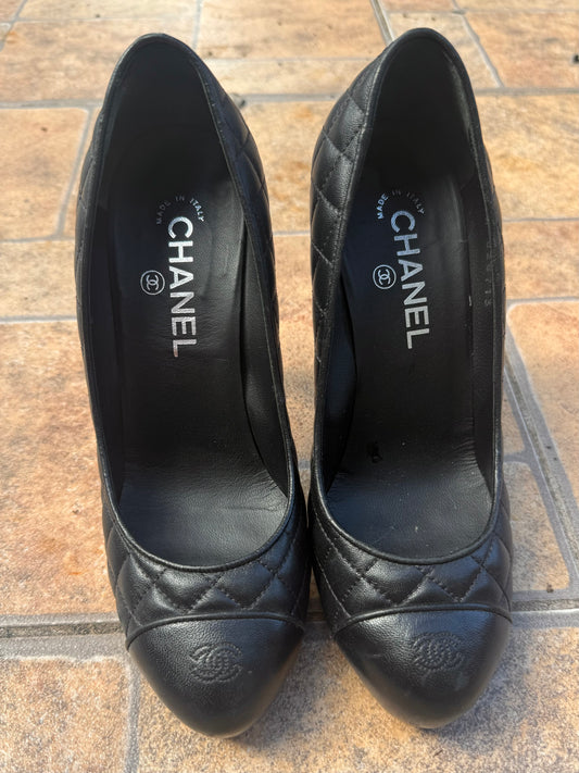 2013 Chanel Quilted Leather Pumps