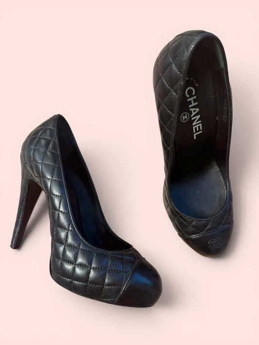 2013 Chanel Quilted Leather Pumps