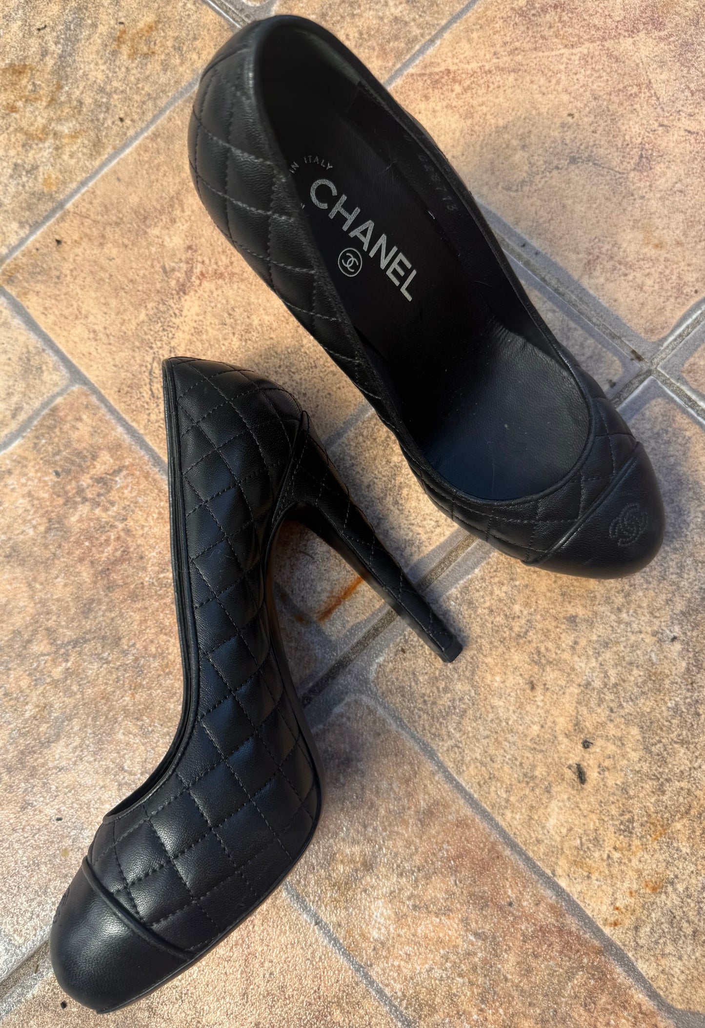 2013 Chanel Quilted Leather Pumps